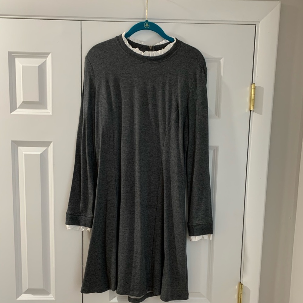 Cute Grey fit flare dress! Size Large NWT